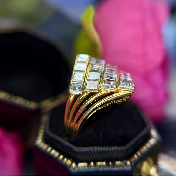 Art Deco 2.07 ctw Carrè Cut Diamond Ring in 18k yellow gold - Picture 4 of 17